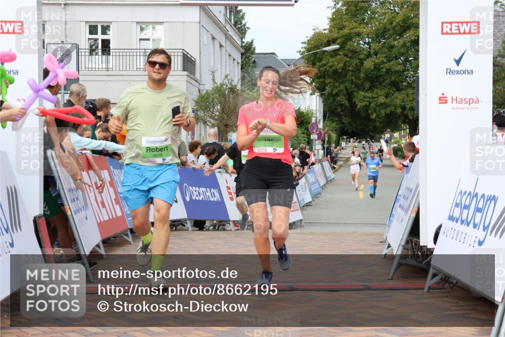 31.08.2025 - 21. Blankeneser Heldenlauf Strokosch-Dieckow http://msf.ph/oto/8662195 31.08.2025 11:22:40 Ziel 3613, 3616, 3720 meine-sportfotos.de