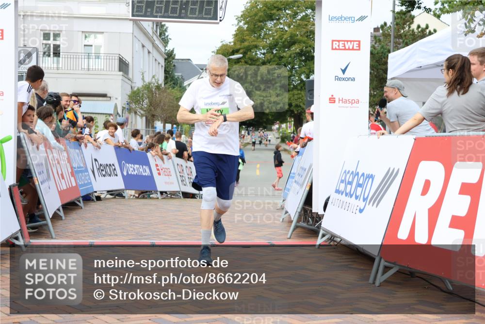 31.08.2025 - 21. Blankeneser Heldenlauf Strokosch-Dieckow http://msf.ph/oto/8662204 31.08.2025 11:24:49 Ziel 3642, 3640 meine-sportfotos.de
