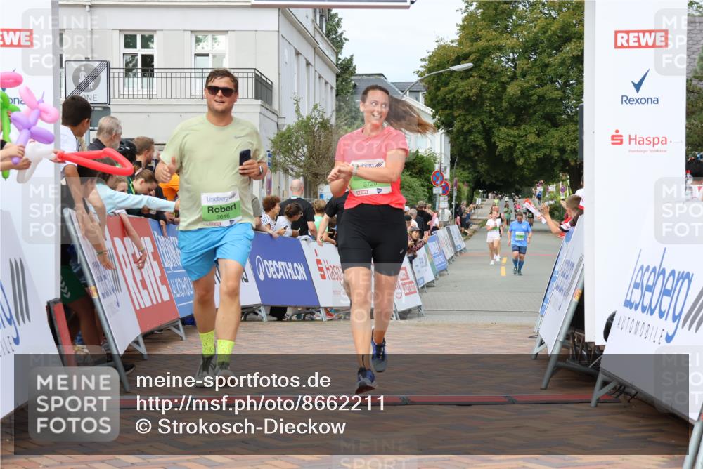 31.08.2025 - 21. Blankeneser Heldenlauf Strokosch-Dieckow http://msf.ph/oto/8662211 31.08.2025 11:22:40 Ziel 3613, 3616, 3720 meine-sportfotos.de