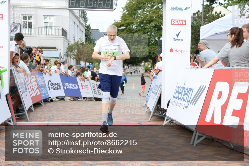 31.08.2025 - 21. Blankeneser Heldenlauf Strokosch-Dieckow http://msf.ph/oto/8662215 31.08.2025 11:24:49 Ziel 3642, 3640 meine-sportfotos.de