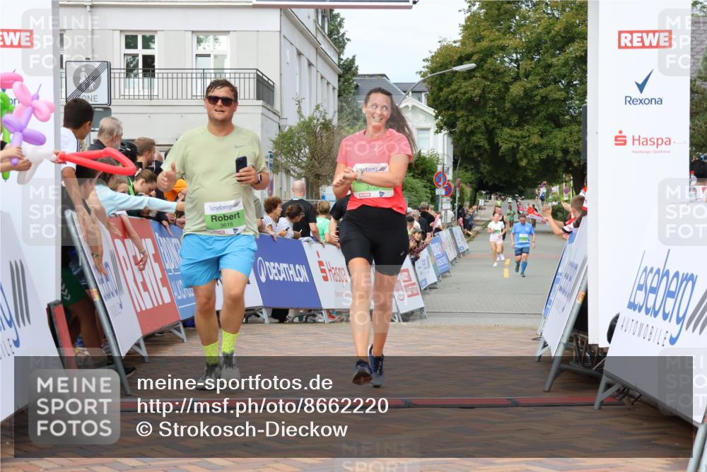 31.08.2025 - 21. Blankeneser Heldenlauf Strokosch-Dieckow http://msf.ph/oto/8662220 31.08.2025 11:22:40 Ziel 3613, 3616, 3720 meine-sportfotos.de