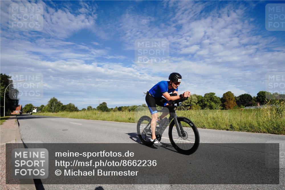 31.08.2025 - Elbe Triathlon Hamburg Michael Burmester http://msf.ph/oto/8662236 31.08.2025 09:18:12 Radfahren 332, 364, 463, 495, 602 meine-sportfotos.de