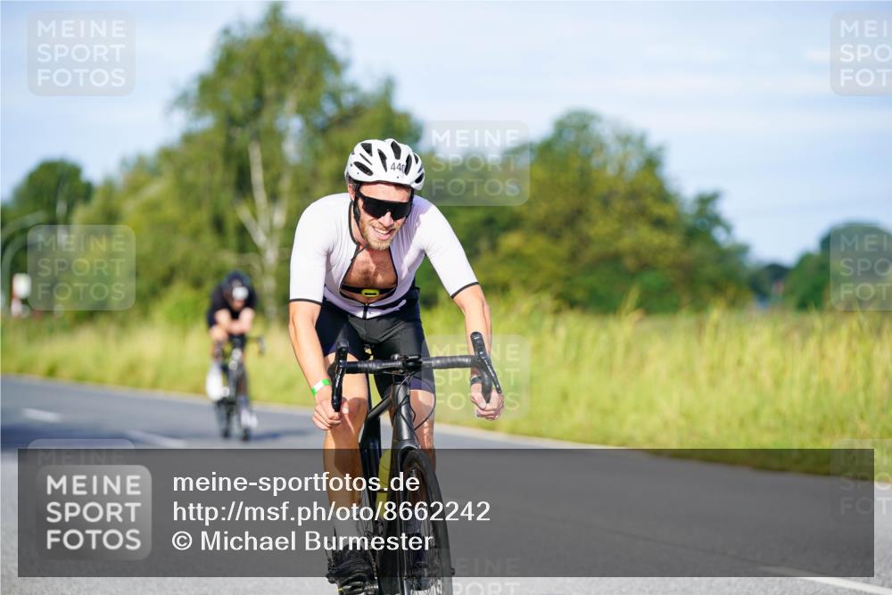 31.08.2025 - Elbe Triathlon Hamburg Michael Burmester http://msf.ph/oto/8662242 31.08.2025 09:08:23 Radfahren 215, 264, 440, 464, 553 meine-sportfotos.de