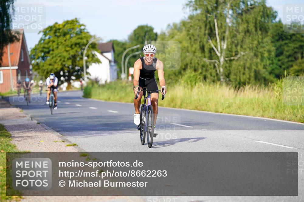 31.08.2025 - Elbe Triathlon Hamburg Michael Burmester http://msf.ph/oto/8662263 31.08.2025 09:08:32 Radfahren 270, 275, 397 meine-sportfotos.de