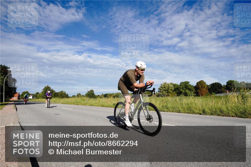 31.08.2025 - Elbe Triathlon Hamburg Michael Burmester http://msf.ph/oto/8662294 31.08.2025 09:19:35 Radfahren 222, 319, 526 meine-sportfotos.de