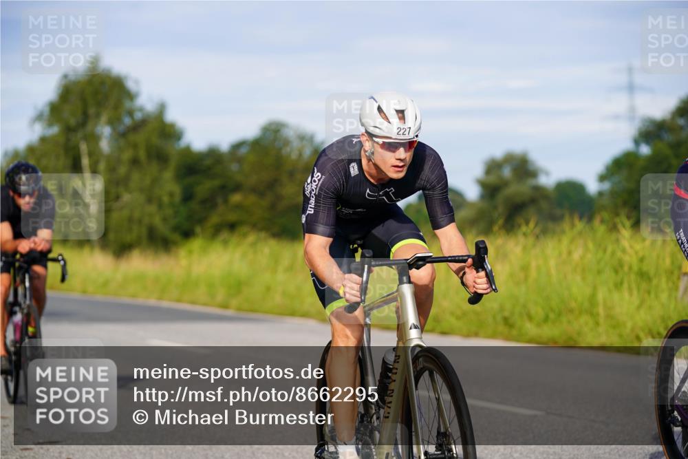 31.08.2025 - Elbe Triathlon Hamburg Michael Burmester http://msf.ph/oto/8662295 31.08.2025 09:08:44 Radfahren 169, 207, 227, 237, 252, 313, 386 meine-sportfotos.de