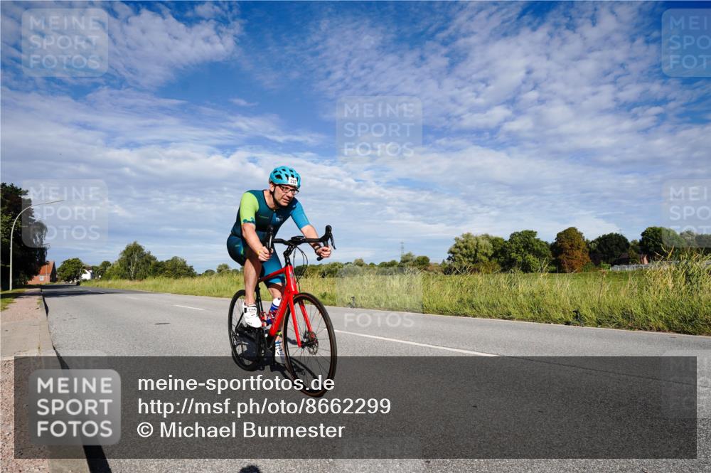 31.08.2025 - Elbe Triathlon Hamburg Michael Burmester http://msf.ph/oto/8662299 31.08.2025 09:19:38 Radfahren 222, 319, 526 meine-sportfotos.de
