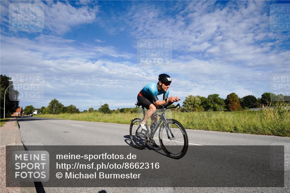 31.08.2025 - Elbe Triathlon Hamburg Michael Burmester http://msf.ph/oto/8662316 31.08.2025 09:20:09 Radfahren 211, 381, 474, 709 meine-sportfotos.de