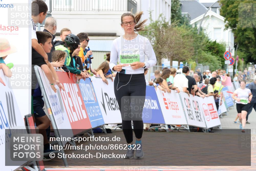 31.08.2025 - 21. Blankeneser Heldenlauf Strokosch-Dieckow http://msf.ph/oto/8662322 31.08.2025 11:24:34 Ziel 3177, 3188 meine-sportfotos.de