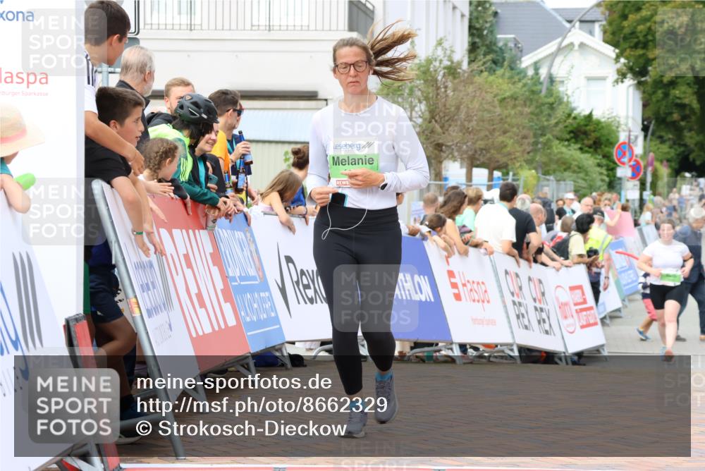 31.08.2025 - 21. Blankeneser Heldenlauf Strokosch-Dieckow http://msf.ph/oto/8662329 31.08.2025 11:24:34 Ziel 3177, 3188 meine-sportfotos.de