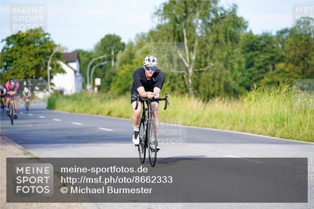 31.08.2025 - Elbe Triathlon Hamburg Michael Burmester http://msf.ph/oto/8662333 31.08.2025 09:09:01 Radfahren 199, 370, 430, 549 meine-sportfotos.de