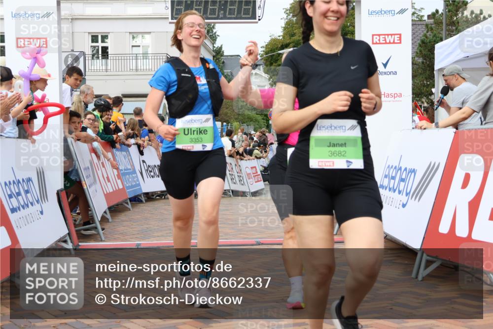 31.08.2025 - 21. Blankeneser Heldenlauf Strokosch-Dieckow http://msf.ph/oto/8662337 31.08.2025 11:22:27 Ziel 3682, 3351, 3353 meine-sportfotos.de
