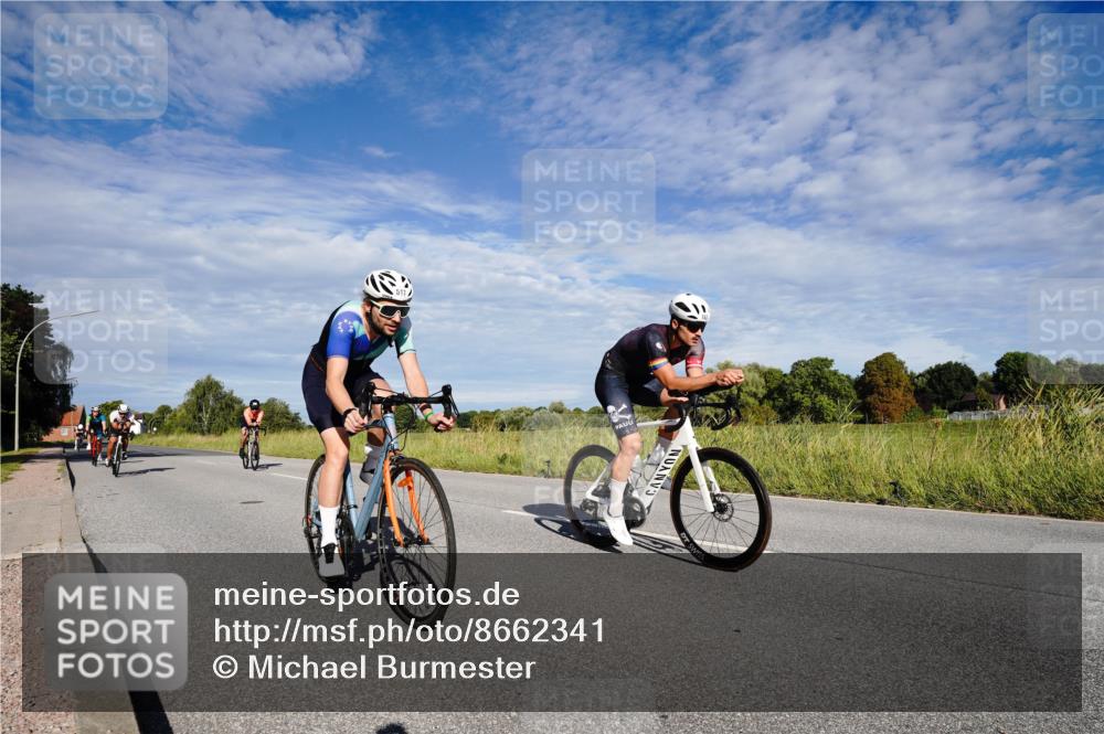 31.08.2025 - Elbe Triathlon Hamburg Michael Burmester http://msf.ph/oto/8662341 31.08.2025 09:20:40 Radfahren 182, 228, 242, 289, 422, 517, 561 meine-sportfotos.de