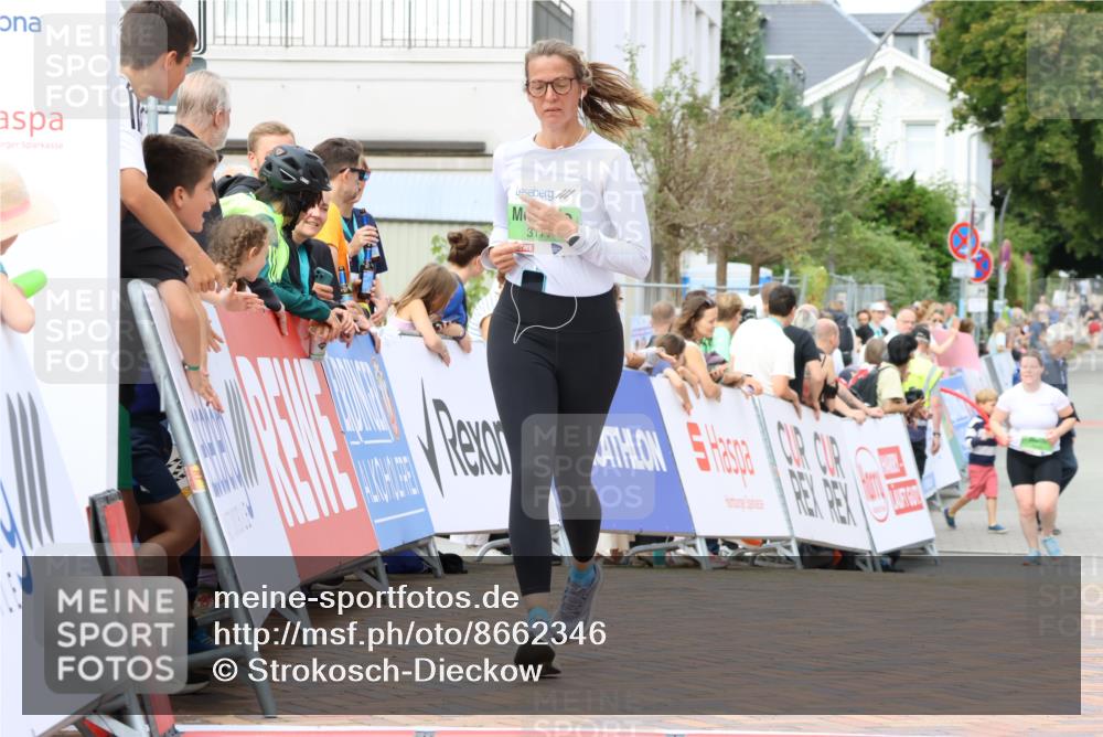 31.08.2025 - 21. Blankeneser Heldenlauf Strokosch-Dieckow http://msf.ph/oto/8662346 31.08.2025 11:24:34 Ziel 3177, 3188 meine-sportfotos.de