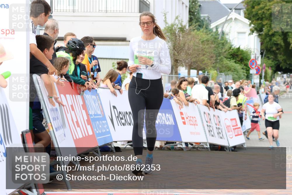 31.08.2025 - 21. Blankeneser Heldenlauf Strokosch-Dieckow http://msf.ph/oto/8662353 31.08.2025 11:24:34 Ziel 3177, 3188 meine-sportfotos.de
