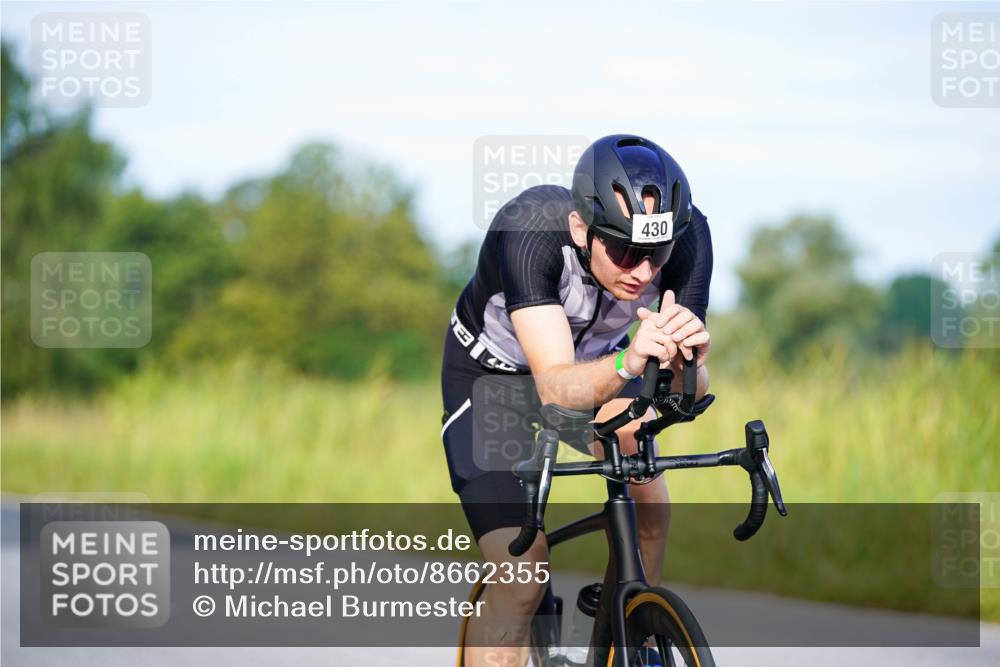 31.08.2025 - Elbe Triathlon Hamburg Michael Burmester http://msf.ph/oto/8662355 31.08.2025 09:09:08 Radfahren 199, 302, 370, 426, 430 meine-sportfotos.de