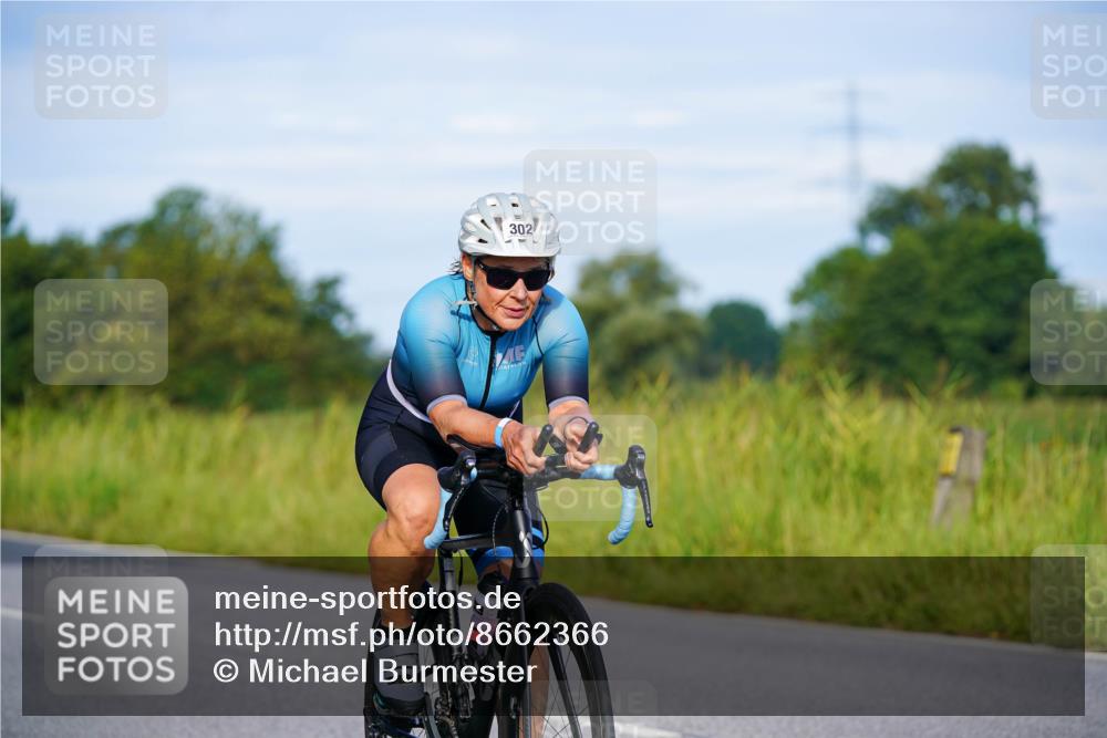 31.08.2025 - Elbe Triathlon Hamburg Michael Burmester http://msf.ph/oto/8662366 31.08.2025 09:09:11 Radfahren 302, 426, 430 meine-sportfotos.de