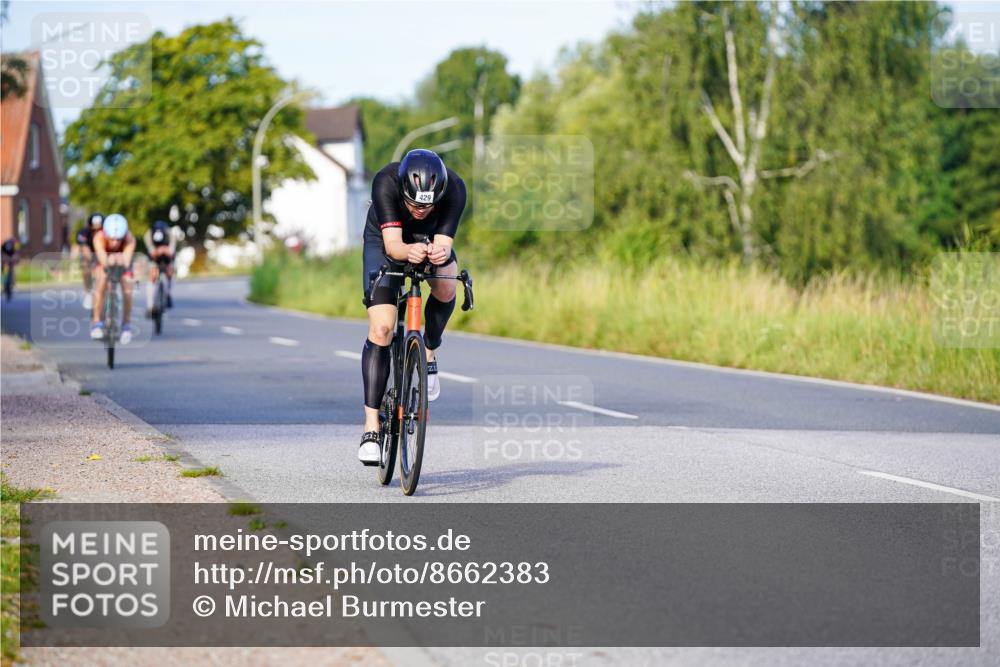 31.08.2025 - Elbe Triathlon Hamburg Michael Burmester http://msf.ph/oto/8662383 31.08.2025 09:09:33 Radfahren 166, 206, 265, 425, 429 meine-sportfotos.de