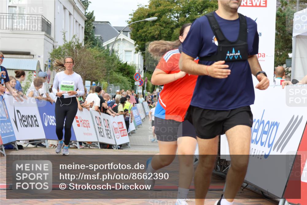 31.08.2025 - 21. Blankeneser Heldenlauf Strokosch-Dieckow http://msf.ph/oto/8662390 31.08.2025 11:24:32 Ziel 3177, 3188 meine-sportfotos.de