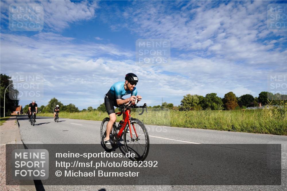 31.08.2025 - Elbe Triathlon Hamburg Michael Burmester http://msf.ph/oto/8662392 31.08.2025 09:21:12 Radfahren 207, 215, 313, 375, 388, 441 meine-sportfotos.de