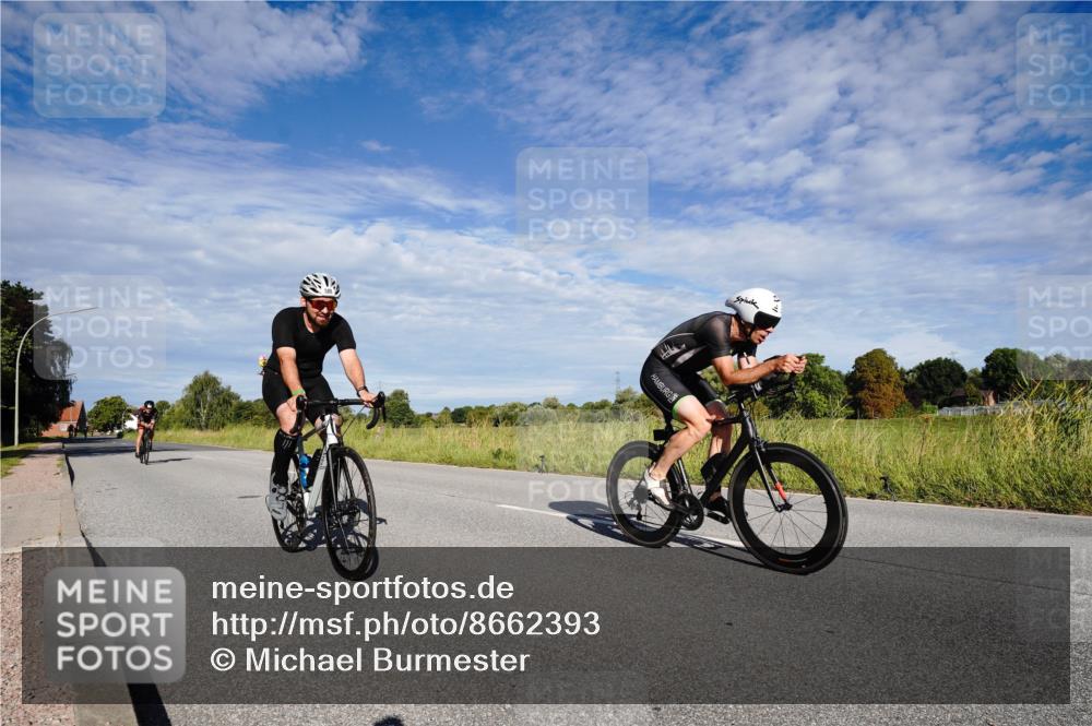 31.08.2025 - Elbe Triathlon Hamburg Michael Burmester http://msf.ph/oto/8662393 31.08.2025 09:21:14 Radfahren 207, 215, 313, 375, 388, 390 meine-sportfotos.de