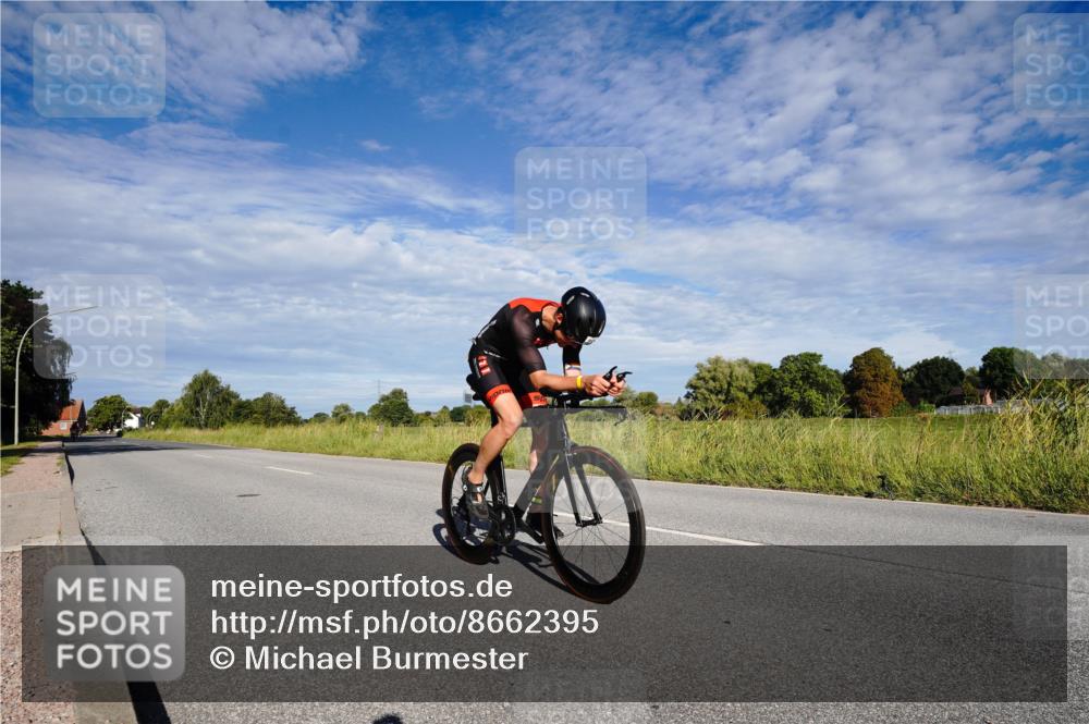 31.08.2025 - Elbe Triathlon Hamburg Michael Burmester http://msf.ph/oto/8662395 31.08.2025 09:21:15 Radfahren 215, 313, 375, 388, 390 meine-sportfotos.de