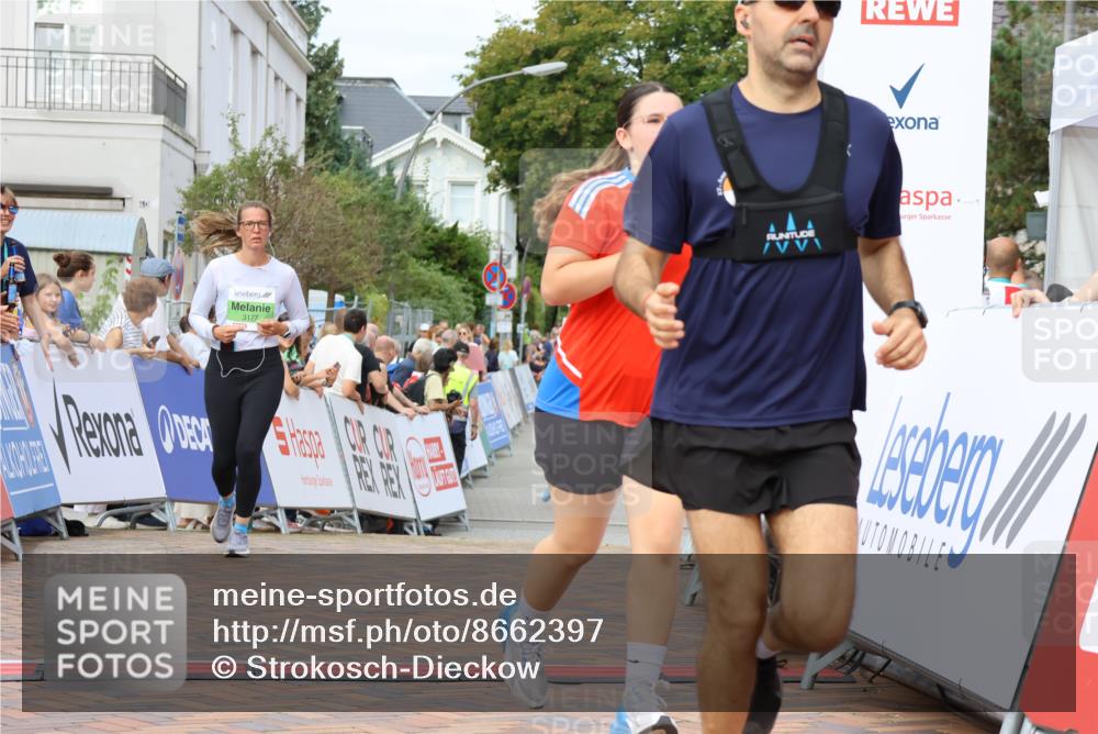 31.08.2025 - 21. Blankeneser Heldenlauf Strokosch-Dieckow http://msf.ph/oto/8662397 31.08.2025 11:24:32 Ziel 3177, 3188 meine-sportfotos.de