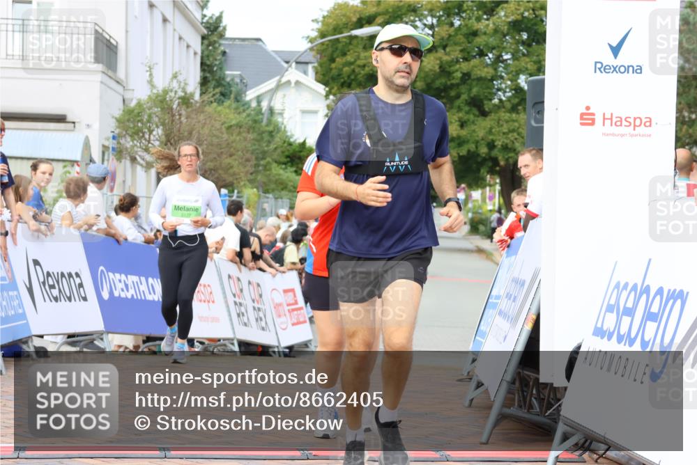 31.08.2025 - 21. Blankeneser Heldenlauf Strokosch-Dieckow http://msf.ph/oto/8662405 31.08.2025 11:24:32 Ziel 3177, 3188 meine-sportfotos.de