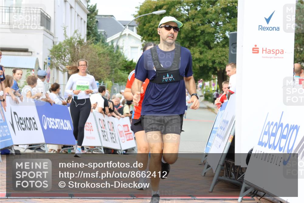 31.08.2025 - 21. Blankeneser Heldenlauf Strokosch-Dieckow http://msf.ph/oto/8662412 31.08.2025 11:24:32 Ziel 3177, 3188 meine-sportfotos.de