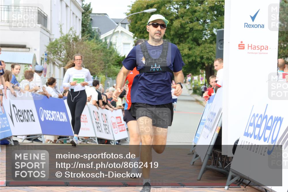 31.08.2025 - 21. Blankeneser Heldenlauf Strokosch-Dieckow http://msf.ph/oto/8662419 31.08.2025 11:24:32 Ziel 3177, 3188 meine-sportfotos.de