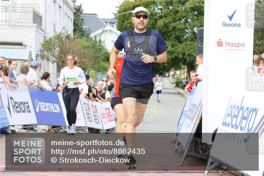 31.08.2025 - 21. Blankeneser Heldenlauf Strokosch-Dieckow http://msf.ph/oto/8662435 31.08.2025 11:24:31 Ziel 3177, 3188 meine-sportfotos.de