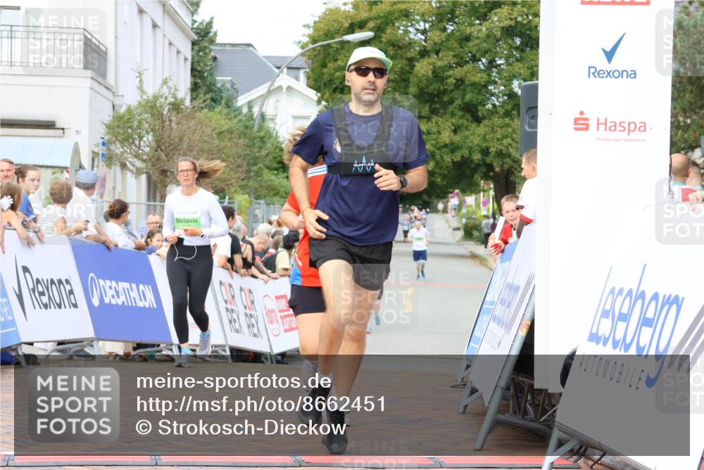 31.08.2025 - 21. Blankeneser Heldenlauf Strokosch-Dieckow http://msf.ph/oto/8662451 31.08.2025 11:24:31 Ziel 3177, 3188 meine-sportfotos.de