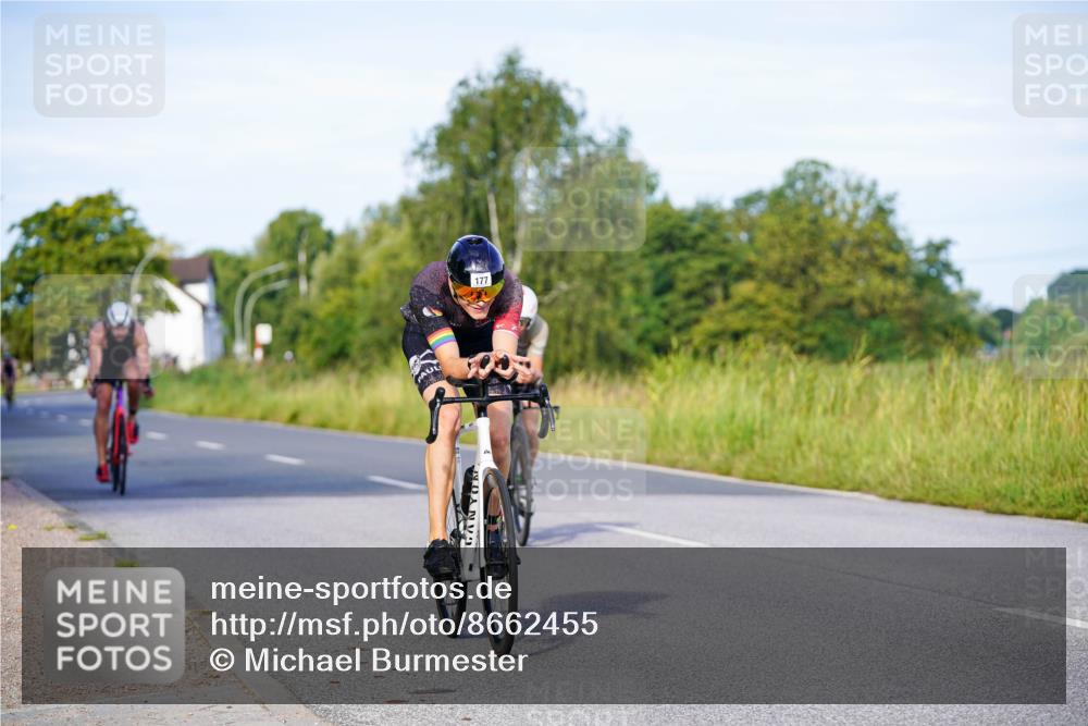 31.08.2025 - Elbe Triathlon Hamburg Michael Burmester http://msf.ph/oto/8662455 31.08.2025 09:10:16 Radfahren 177, 198, 548 meine-sportfotos.de