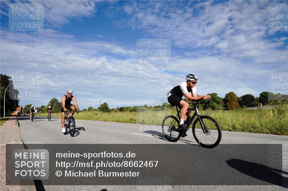 31.08.2025 - Elbe Triathlon Hamburg Michael Burmester http://msf.ph/oto/8662467 31.08.2025 09:22:32 Radfahren 181, 193, 195, 397, 405, 426, 430, 479, 557, 614 meine-sportfotos.de