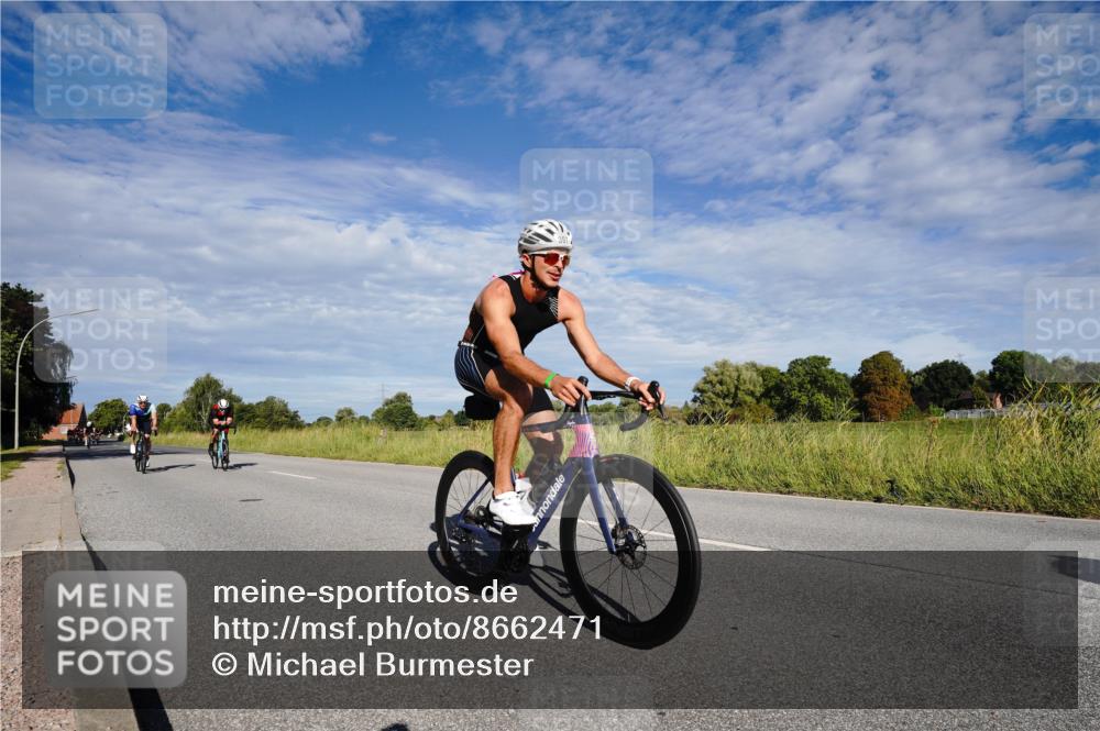 31.08.2025 - Elbe Triathlon Hamburg Michael Burmester http://msf.ph/oto/8662471 31.08.2025 09:22:32 Radfahren 181, 193, 195, 397, 405, 426, 430, 479, 557, 614 meine-sportfotos.de