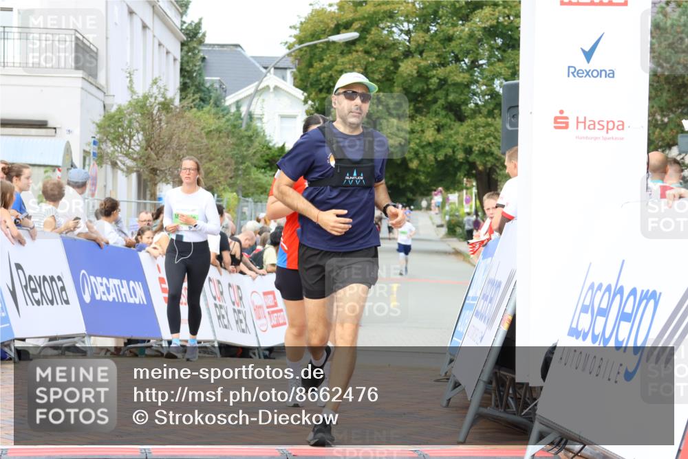 31.08.2025 - 21. Blankeneser Heldenlauf Strokosch-Dieckow http://msf.ph/oto/8662476 31.08.2025 11:24:31 Ziel 3177, 3188 meine-sportfotos.de