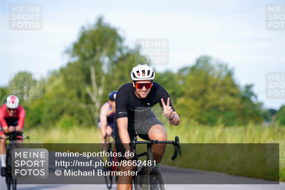 31.08.2025 - Elbe Triathlon Hamburg Michael Burmester http://msf.ph/oto/8662481 31.08.2025 09:10:24 Radfahren 180, 335, 470 meine-sportfotos.de