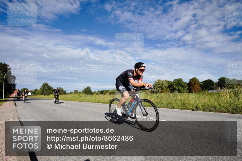 31.08.2025 - Elbe Triathlon Hamburg Michael Burmester http://msf.ph/oto/8662486 31.08.2025 09:22:41 Radfahren 166, 195, 304, 391, 430, 834 meine-sportfotos.de