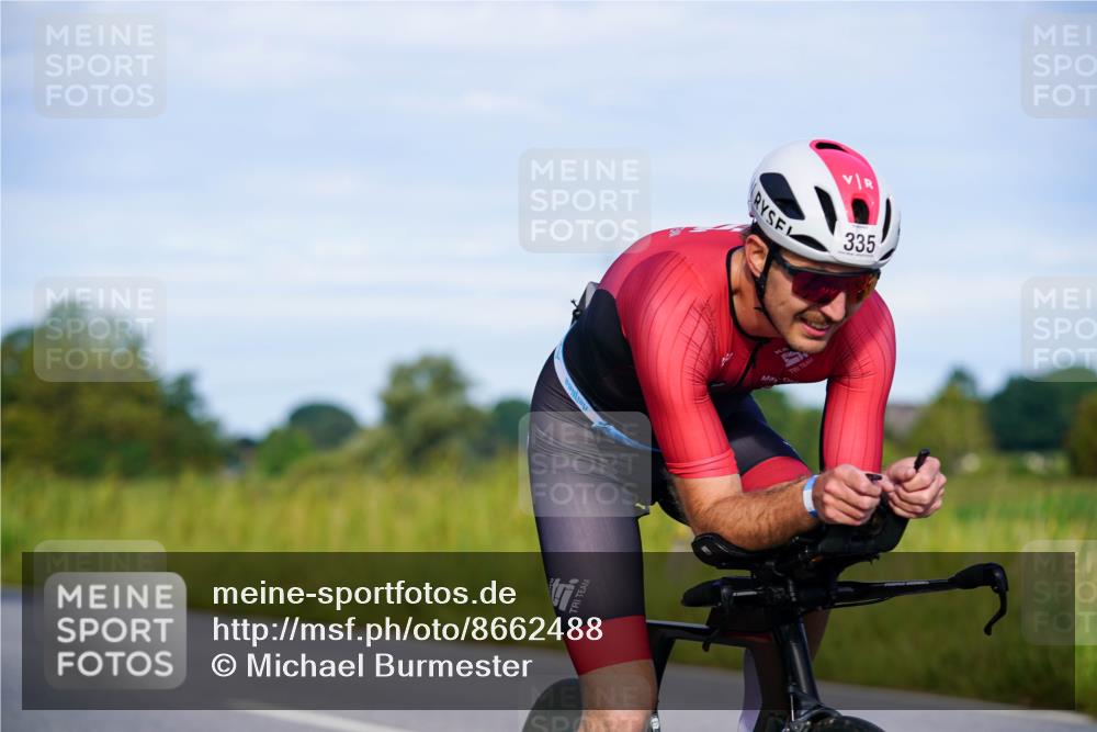 31.08.2025 - Elbe Triathlon Hamburg Michael Burmester http://msf.ph/oto/8662488 31.08.2025 09:10:26 Radfahren 180, 335, 470 meine-sportfotos.de