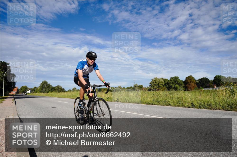 31.08.2025 - Elbe Triathlon Hamburg Michael Burmester http://msf.ph/oto/8662492 31.08.2025 09:22:43 Radfahren 166, 304, 391, 834 meine-sportfotos.de