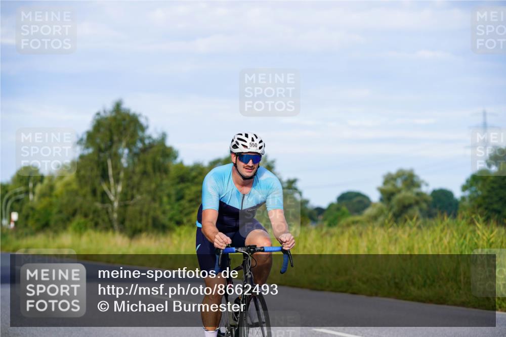 31.08.2025 - Elbe Triathlon Hamburg Michael Burmester http://msf.ph/oto/8662493 31.08.2025 09:10:34 Radfahren 376, 523, 550 meine-sportfotos.de