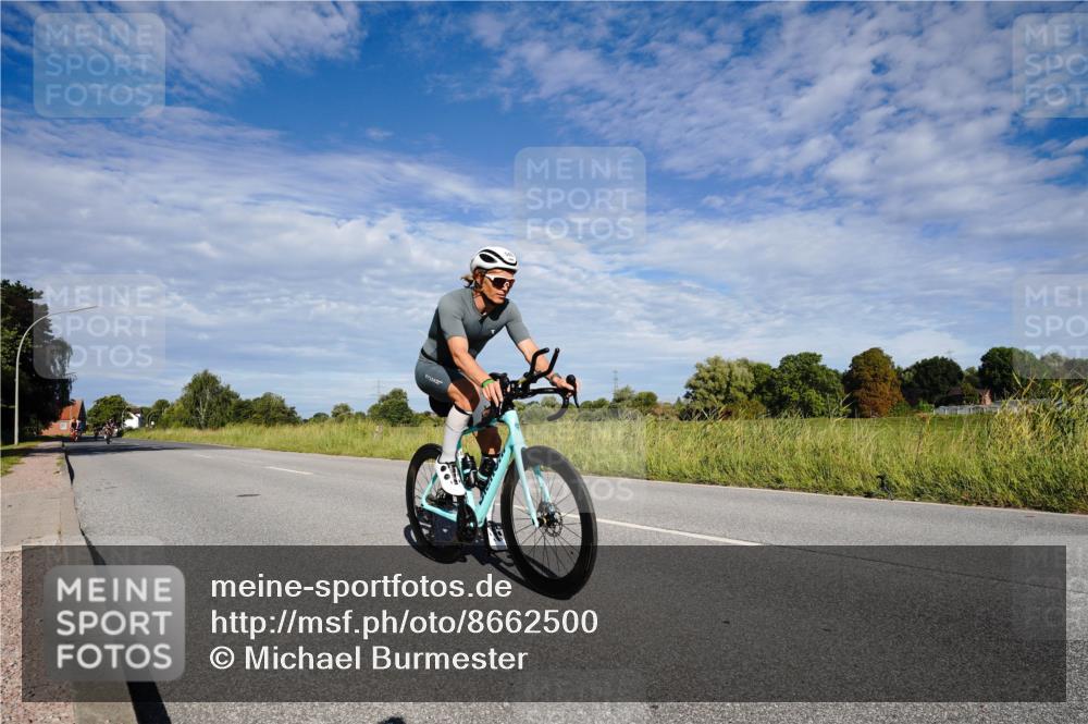 31.08.2025 - Elbe Triathlon Hamburg Michael Burmester http://msf.ph/oto/8662500 31.08.2025 09:22:57 Radfahren 325, 406, 429, 540, 575, 600 meine-sportfotos.de