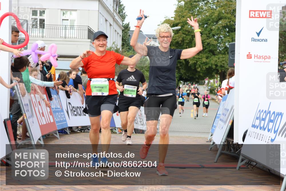 31.08.2025 - 21. Blankeneser Heldenlauf Strokosch-Dieckow http://msf.ph/oto/8662504 31.08.2025 11:22:14 Ziel 3346, 3369, 3680, 3669 meine-sportfotos.de