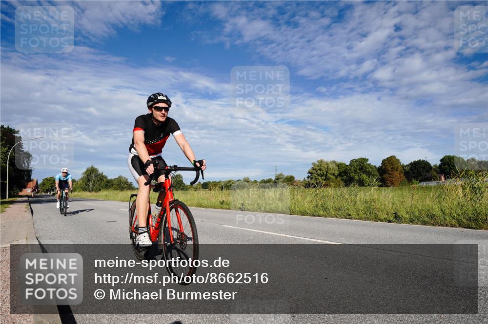 31.08.2025 - Elbe Triathlon Hamburg Michael Burmester http://msf.ph/oto/8662516 31.08.2025 09:23:14 Radfahren 270, 472, 508, 521 meine-sportfotos.de