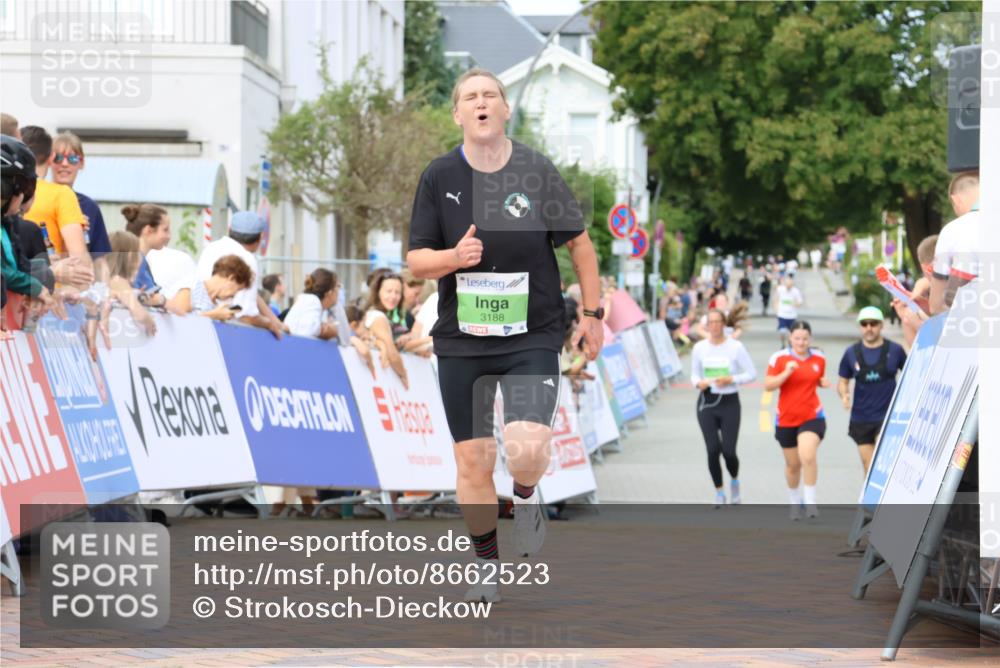 31.08.2025 - 21. Blankeneser Heldenlauf Strokosch-Dieckow http://msf.ph/oto/8662523 31.08.2025 11:24:26 Ziel 3309, 3188 meine-sportfotos.de