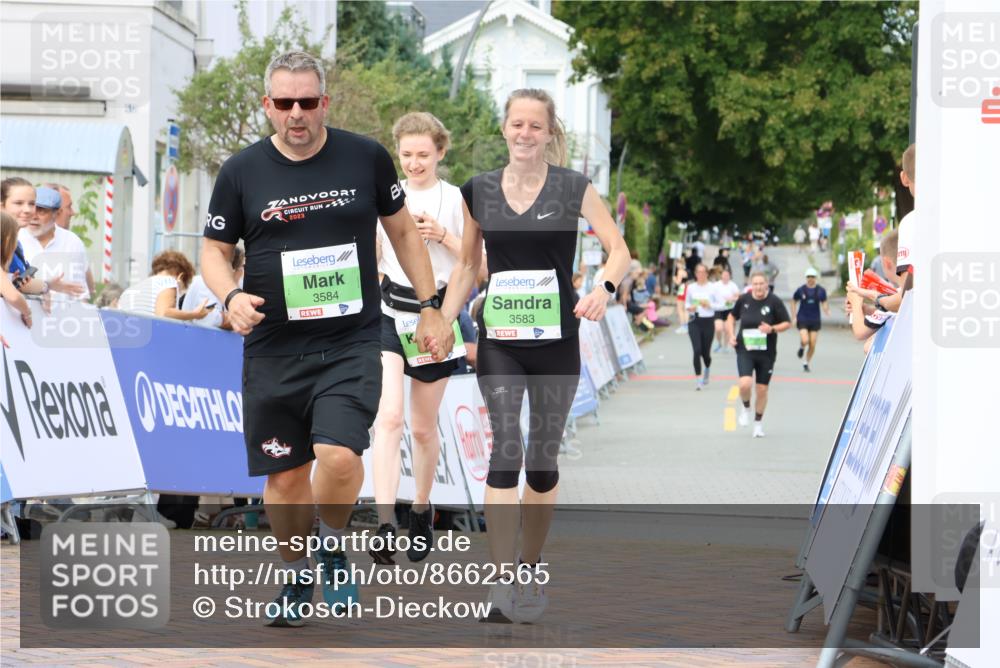 31.08.2025 - 21. Blankeneser Heldenlauf Strokosch-Dieckow http://msf.ph/oto/8662565 31.08.2025 11:24:16 Ziel 3100, 3099, 3309, 3584, 3583 meine-sportfotos.de