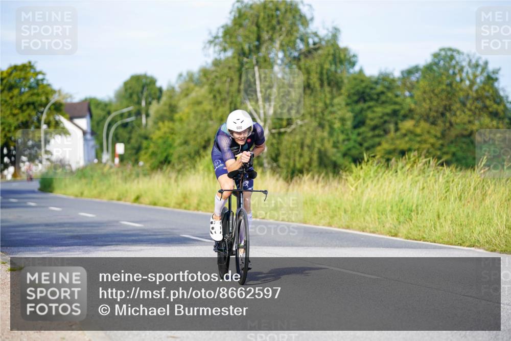 31.08.2025 - Elbe Triathlon Hamburg Michael Burmester http://msf.ph/oto/8662597 31.08.2025 09:11:15 Radfahren 395, 600 meine-sportfotos.de