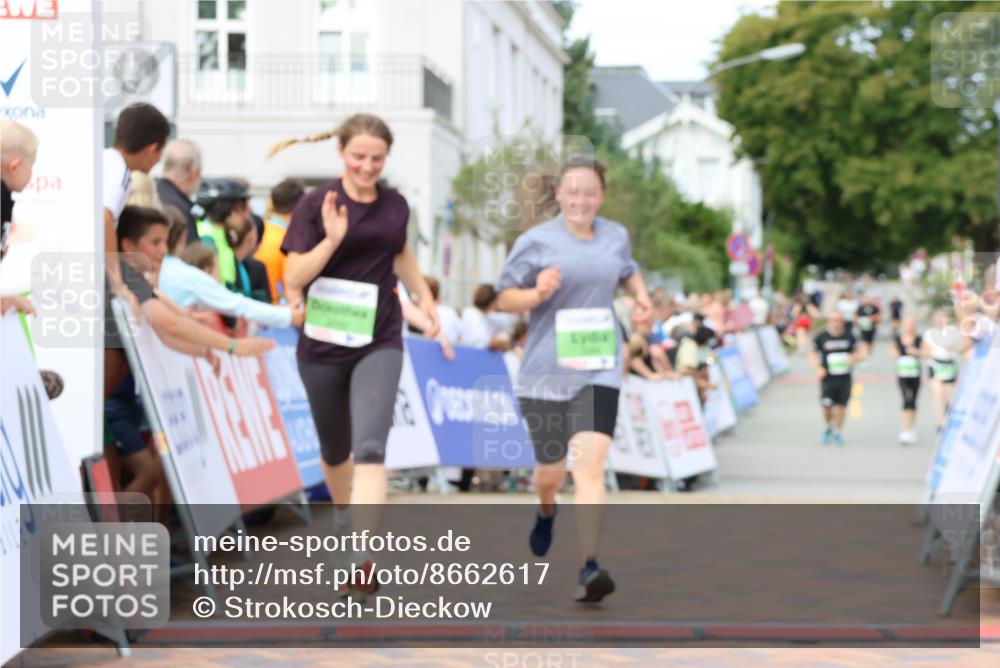 31.08.2025 - 21. Blankeneser Heldenlauf Strokosch-Dieckow http://msf.ph/oto/8662617 31.08.2025 11:24:08 Ziel 3101, 3100, 3099, 3659 meine-sportfotos.de