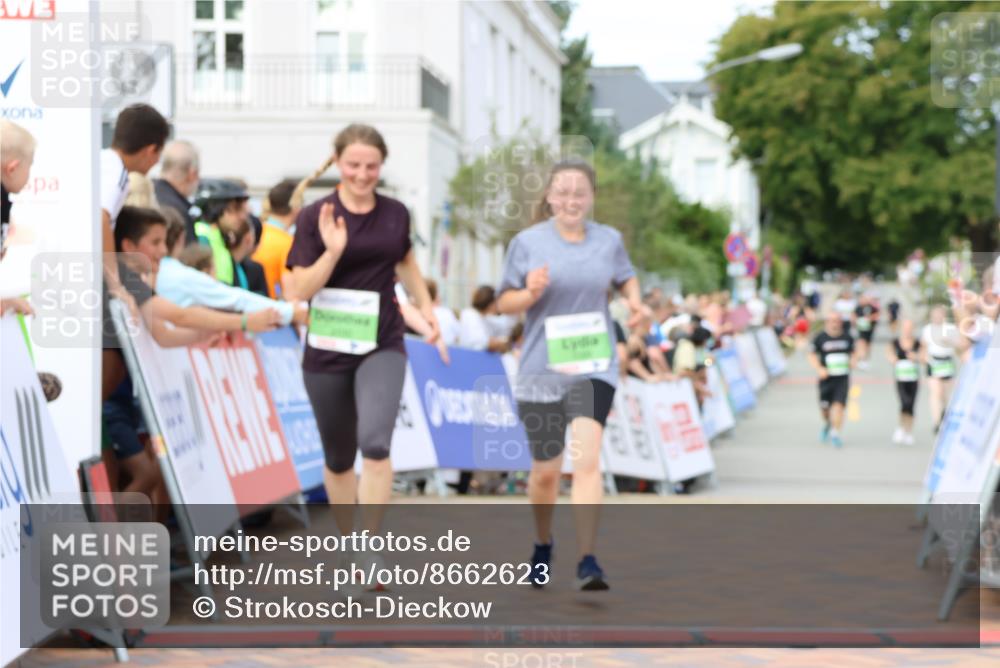 31.08.2025 - 21. Blankeneser Heldenlauf Strokosch-Dieckow http://msf.ph/oto/8662623 31.08.2025 11:24:07 Ziel 3101, 3100, 3099, 3659 meine-sportfotos.de