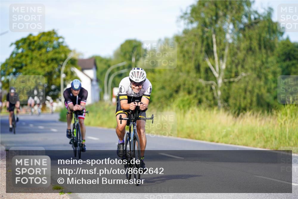 31.08.2025 - Elbe Triathlon Hamburg Michael Burmester http://msf.ph/oto/8662642 31.08.2025 09:11:39 Radfahren 239, 351, 403, 445 meine-sportfotos.de